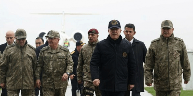 Hulusi Akar’dan yeni talimatlar! Komuta kademesi Suriye sınırında