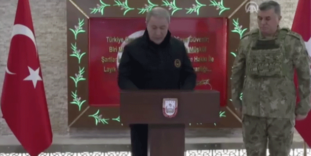 Foto - Hulusi Akar’dan yeni talimatlar! Komuta kademesi Suriye sınırında
