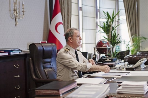 Foto - Hulusi Akar'ı hiç böyle görmediniz