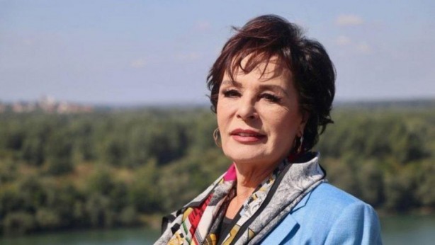 Foto - Hülya Koçyiğit, "Yazıklar olsun" diyerek tepki gösterdi! Böyle rest çekti