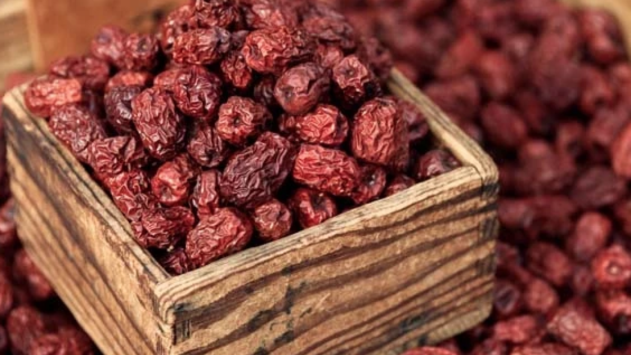 Foto - Japonların ölümsüzlük meyvesi doktor hünnap tezgahta! Kilosu 125 TL... İşte faydaları!