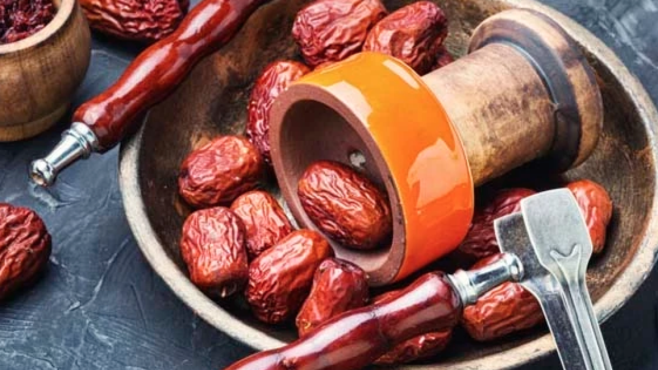 Foto - Japonların ölümsüzlük meyvesi doktor hünnap tezgahta! Kilosu 125 TL... İşte faydaları!