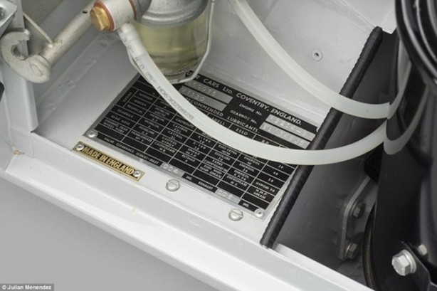 Foto - Hurda araç Jaguar'a dönüştü!