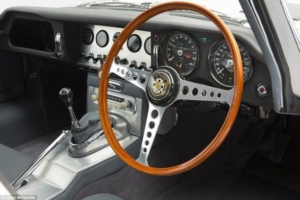 Foto - Hurda araç Jaguar'a dönüştü!