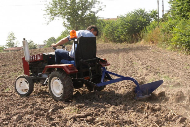 Foto - Hurdacıdan topladığı parçalarla traktör yaptı