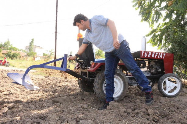 Foto - Hurdacıdan topladığı parçalarla traktör yaptı