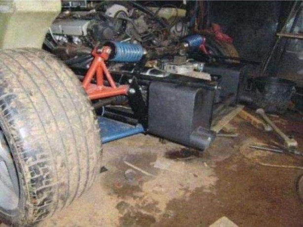 Foto - Hurdalık demirleri lüks arabaya dönüştürdü!