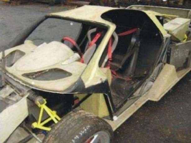 Foto - Hurdalık demirleri lüks arabaya dönüştürdü!