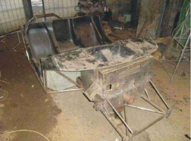 Foto - Hurdalık demirleri lüks arabaya dönüştürdü!