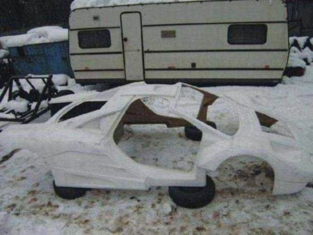 Foto - Hurdalık demirleri lüks arabaya dönüştürdü!