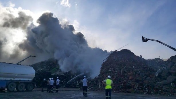Foto - Hurdalıkta korkunç yangın!