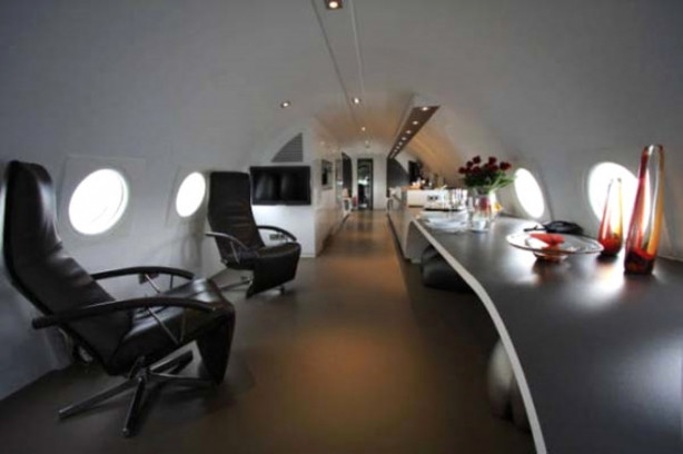 Foto - Hurdaya çıkan uçağı otele dönüştürdü