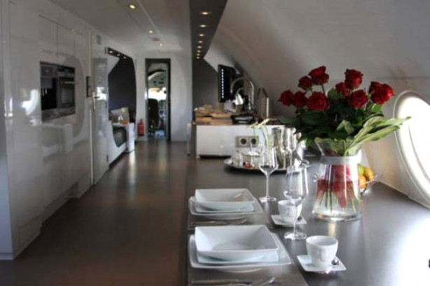 Foto - Hurdaya çıkan uçağı otele dönüştürdü