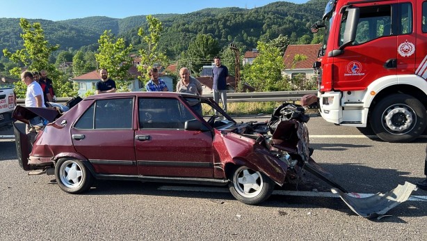Foto - Hurdaya dönen araçtan sağ kurtuldu!
