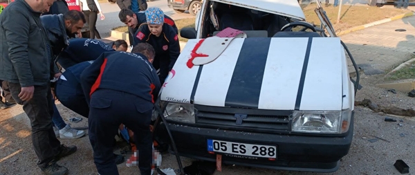 Foto - Hurdaya dönen otomobilden yaralı olarak kurtuldu