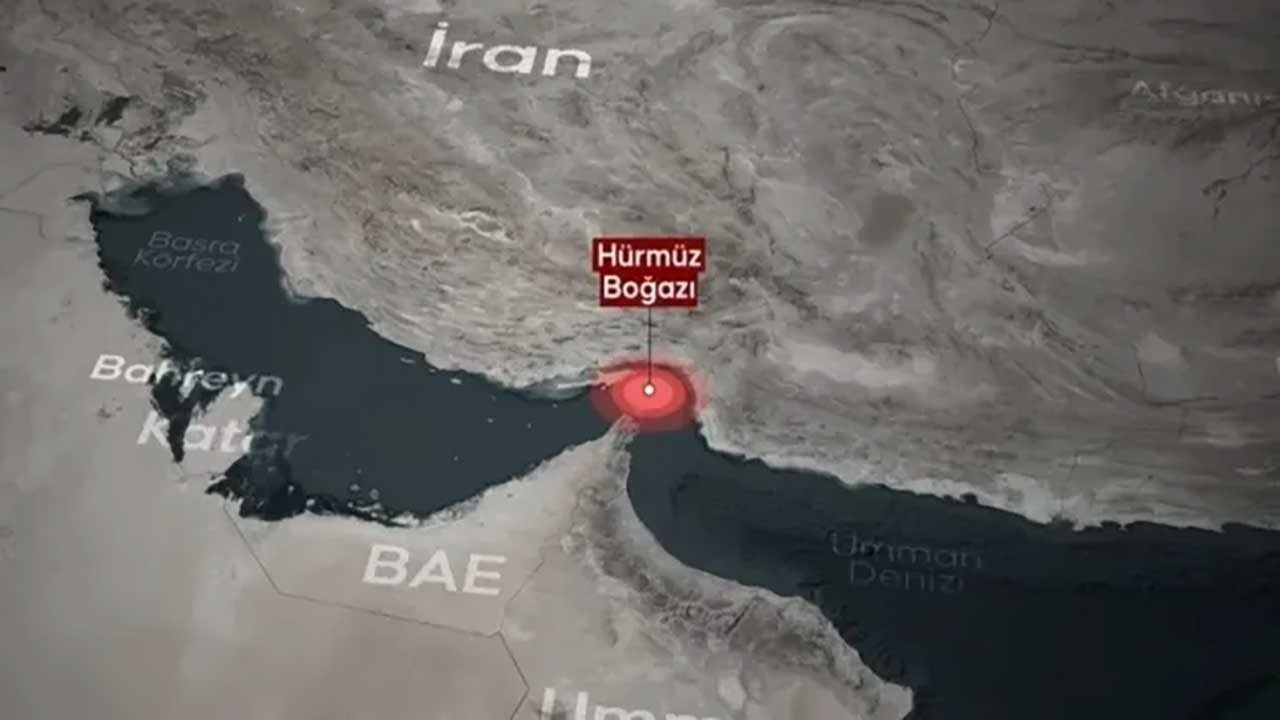 Foto - Hürmüz'de küresel sömürgecilere ağır darbe: İzinsiz geçen süper tanker mayına çarparak patladı!