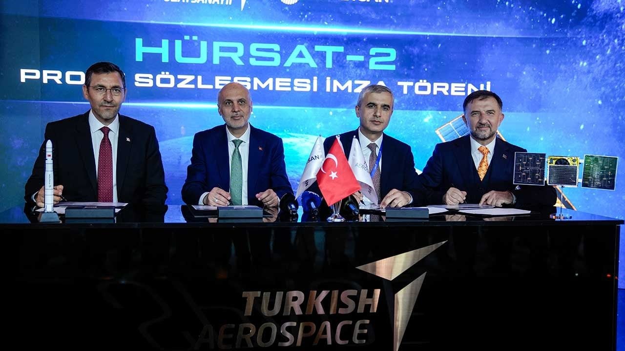 Foto - HÜRSAT için TUSAŞ ve ROKETSAN'dan tarihi imza! 