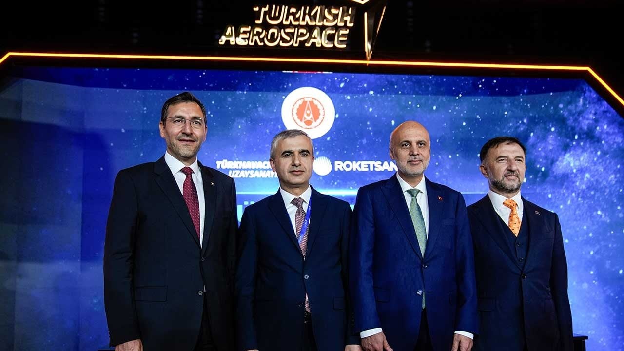 Foto - HÜRSAT için TUSAŞ ve ROKETSAN'dan tarihi imza! 