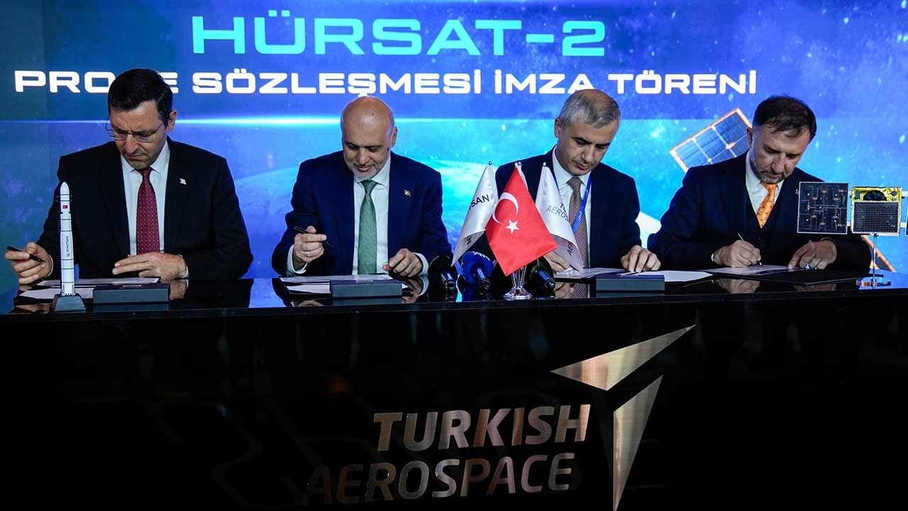 Foto - HÜRSAT için TUSAŞ ve ROKETSAN'dan tarihi imza! 