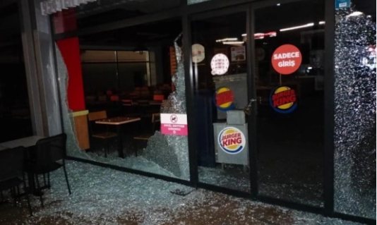 Foto - Hüseyin Çevik'ten saldırı tepkisi! Neyin peşindesiniz siz ya, manyak mısınız?