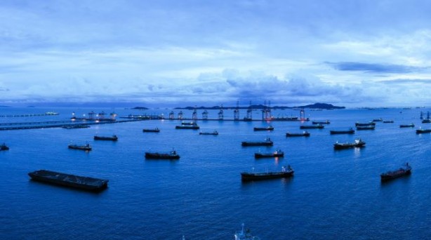 Foto - Husiler, ABD bayraklı gemilere balistik füze fırlattı