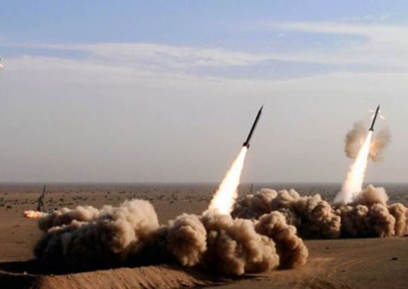 Foto - Husiler, ABD bayraklı gemilere balistik füze fırlattı