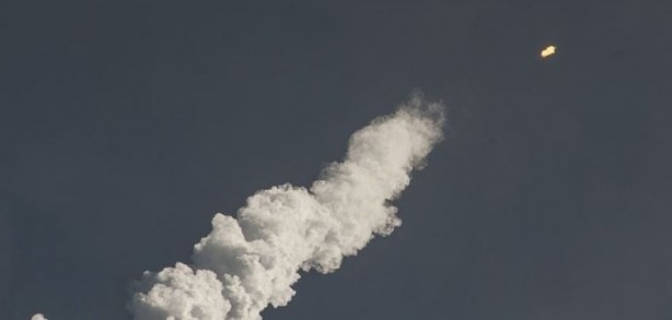 Foto - Husiler seyir füzesiyle bir gemi daha vurdu