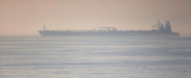 Foto - Husiler seyir füzesiyle bir gemi daha vurdu