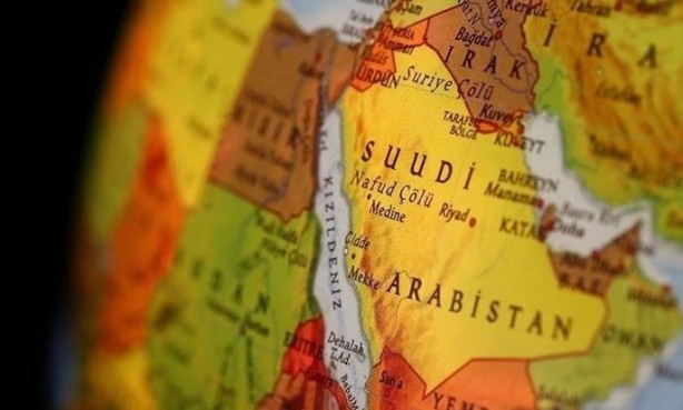 Foto - Husiler seyir füzesiyle bir gemi daha vurdu