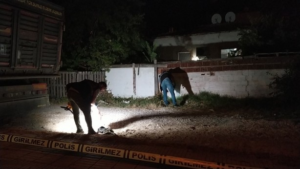 Foto - Husumetlisini çağırıp çatıdan ateş açtı