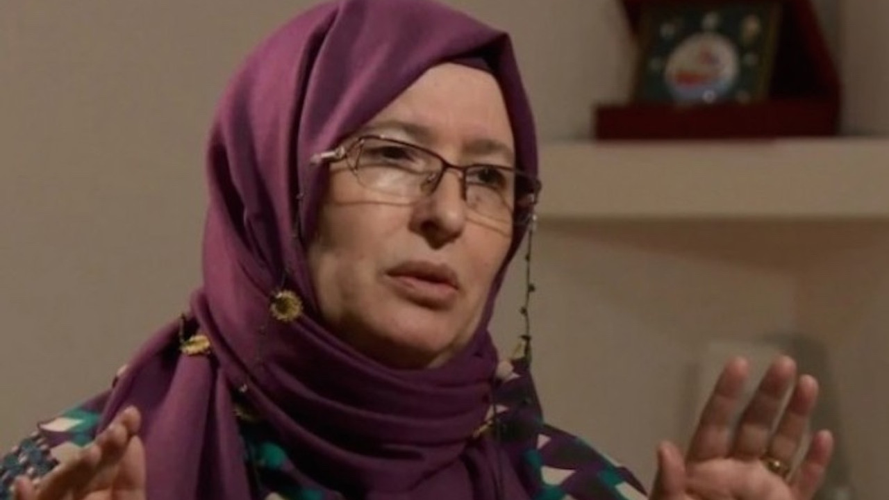 Foto - Hutbeden rahatsız oldu: Başörtüsünü çıkarma kararı aldı