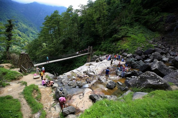 Foto - Huzur arayanların adresi: Mençuna Şelalesi