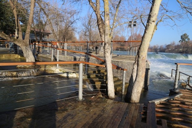 Foto - Huzurun adresi: Manavgat Şelalesi