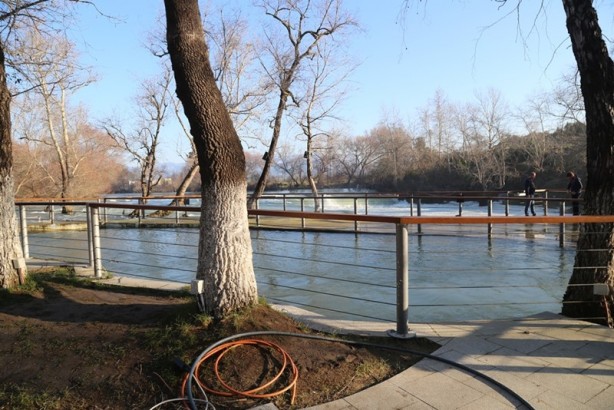 Foto - Huzurun adresi: Manavgat Şelalesi