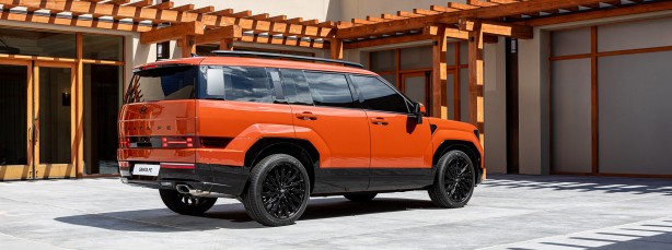 Foto - Hyundai 24 yıl önce tanıtılan yeni SANTA FE’yi satışa sundu! Dört çeker otomobil segment lideri olmaya geldi! 7 kişilik dev!