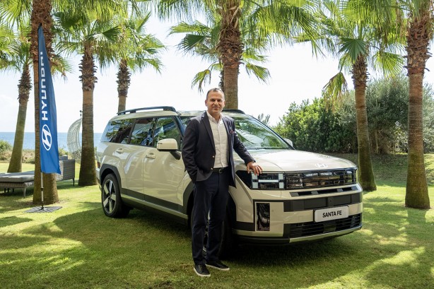 Foto - Hyundai 24 yıl önce tanıtılan yeni SANTA FE’yi satışa sundu! Dört çeker otomobil segment lideri olmaya geldi! 7 kişilik dev!