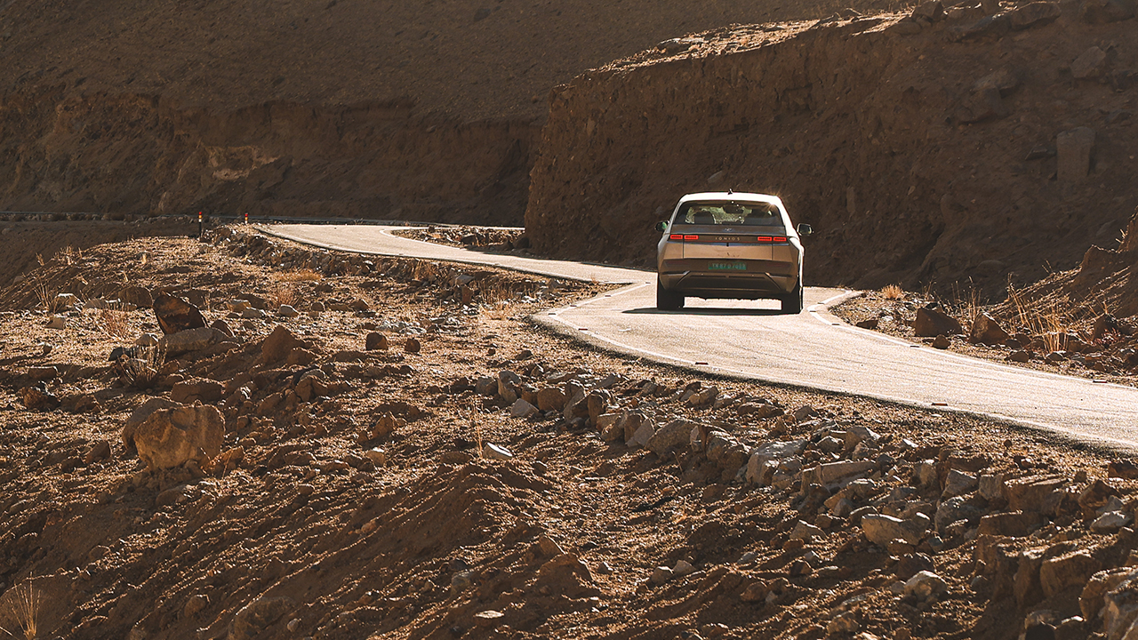 Foto - Hyundai IONIQ 5, Guinness Dünya Rekoru’nu kırarak zirveye ulaştı! Elektrikli araçlarla en büyük irtifa değişimi