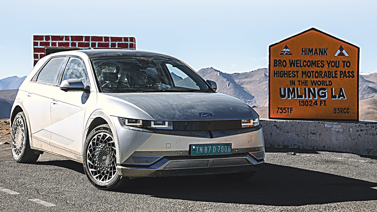 Foto - Hyundai IONIQ 5, Guinness Dünya Rekoru’nu kırarak zirveye ulaştı! Elektrikli araçlarla en büyük irtifa değişimi