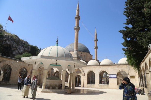 Foto - Hz. İbrahim burada doğdu: Mevlid-İ Halil (Dergâh) Camii