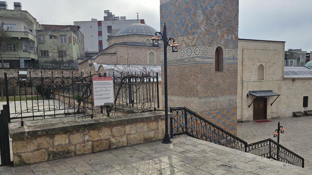 İbadete açık cemaatini bekliyor! Siirt'te 9 asırlık cami yıllara meydan okuyor