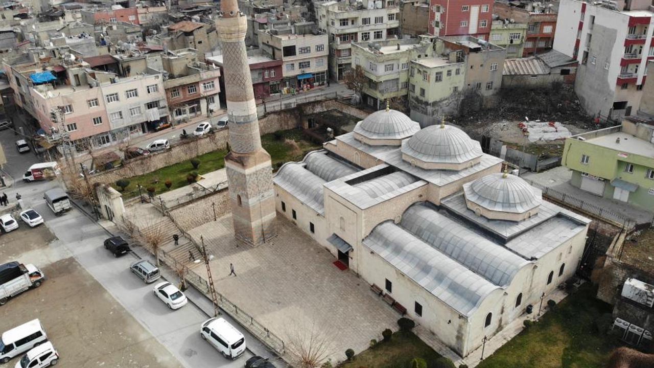 Foto - İbadete açık cemaatini bekliyor! Siirt'te 9 asırlık cami yıllara meydan okuyor