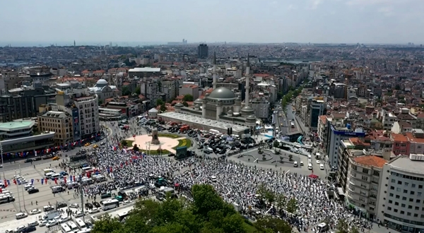 Foto - İbadete açılan Taksim Camii'nden tarihi görüntüler