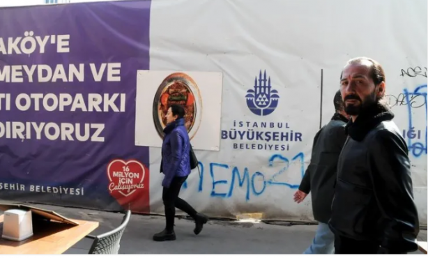 Foto - İBB bu kez Fena Çuvalladı! 13 ay önce yıktı bir çivi çakmadı. Esnaf kan ağlıyor