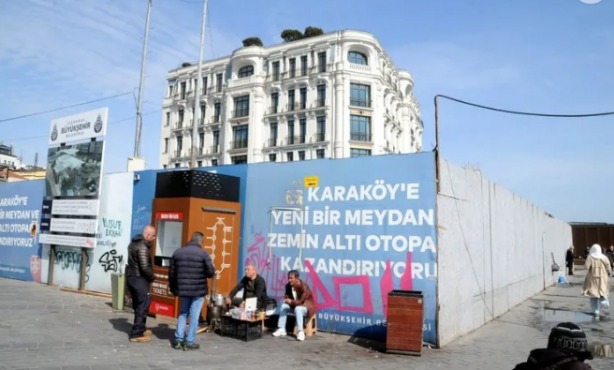 Foto - İBB bu kez Fena Çuvalladı! 13 ay önce yıktı bir çivi çakmadı. Esnaf kan ağlıyor