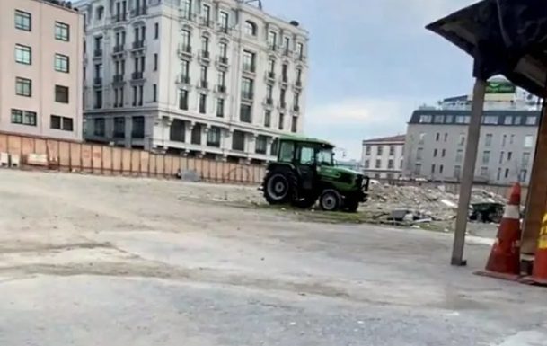 Foto - İBB bu kez Fena Çuvalladı! 13 ay önce yıktı bir çivi çakmadı. Esnaf kan ağlıyor
