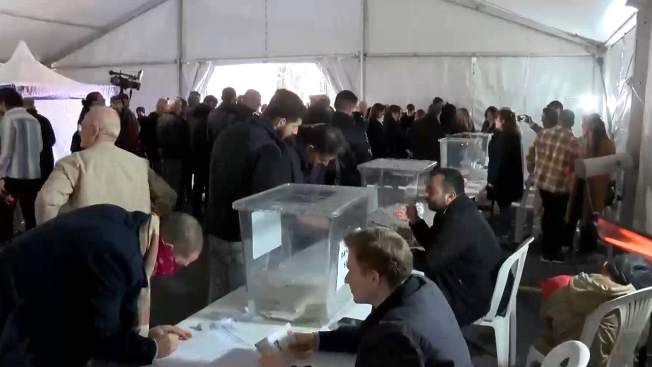 Foto - İBB memuru mu, CHP'nin maşası mı?