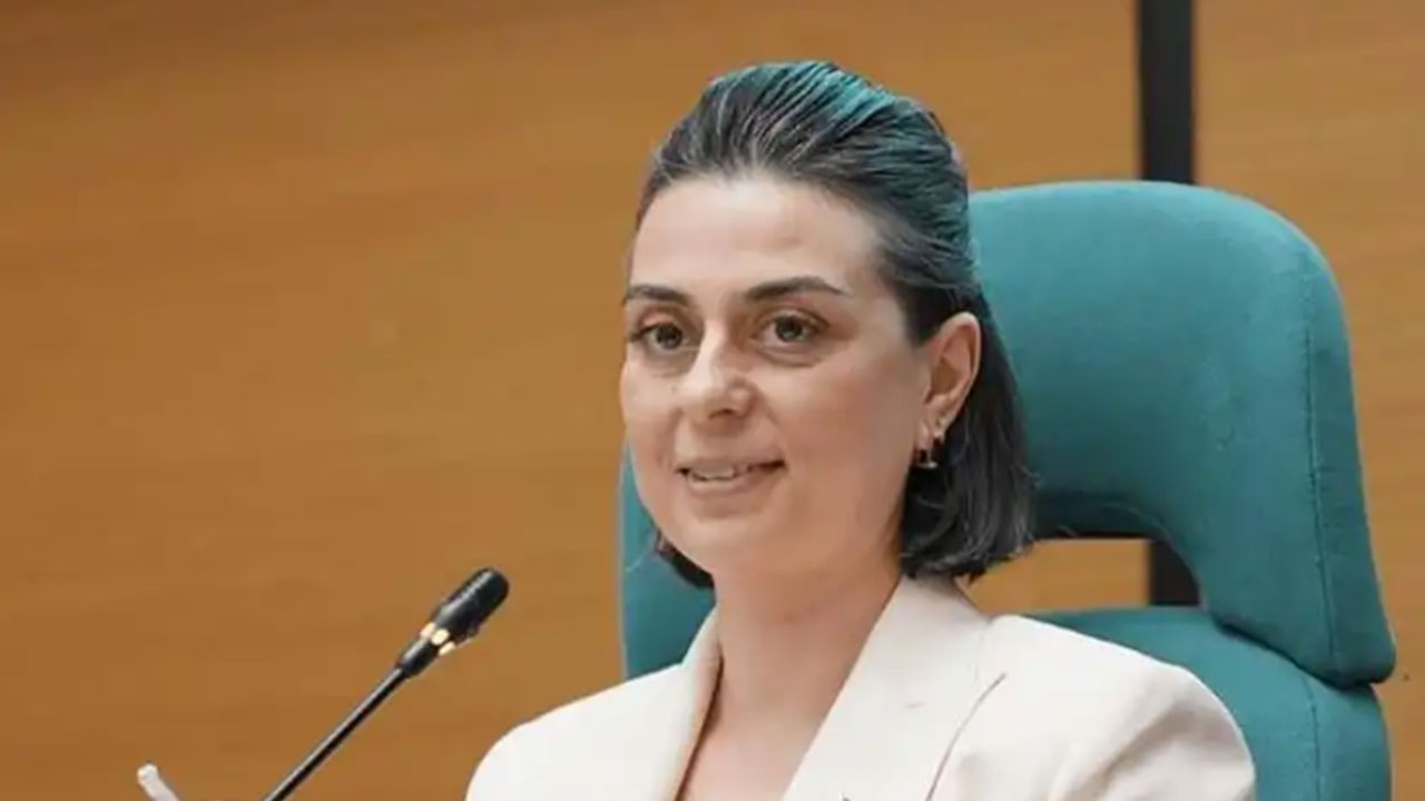 Foto - İBB memuru mu, CHP'nin maşası mı?