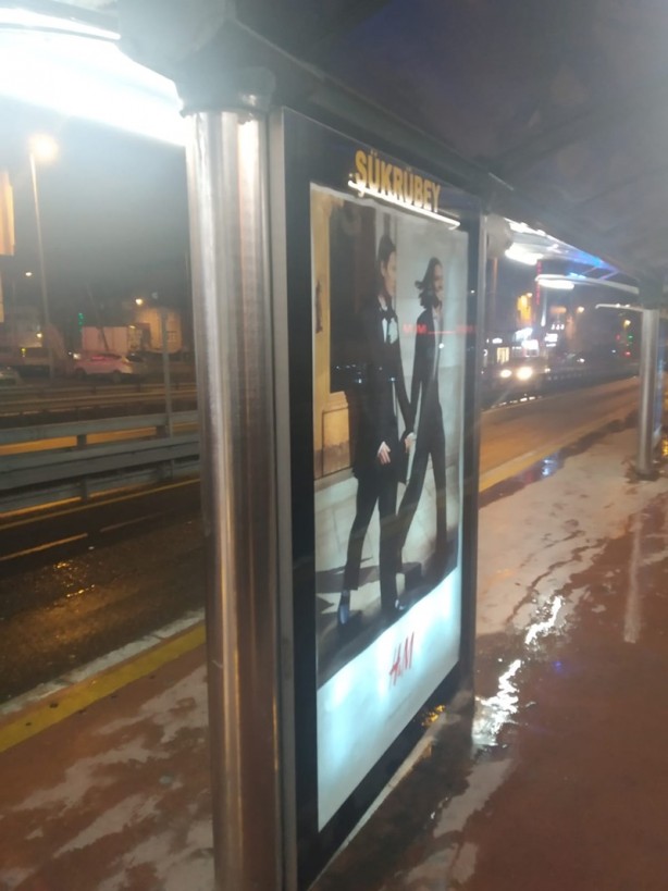 Foto - İBB Metrobüs panolarında eşcinsellik propagandası!