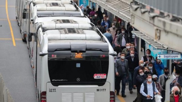 İBB Metrobüs panolarında eşcinsellik propagandası!
