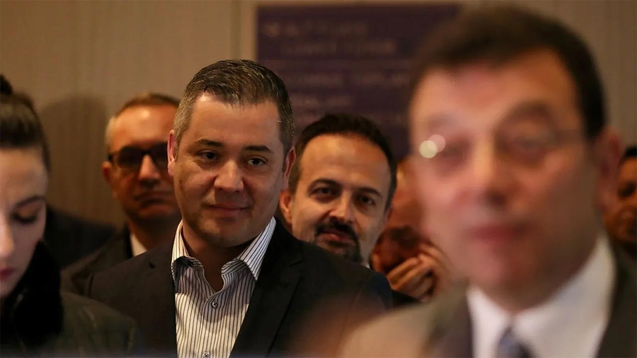 İBB müfettişinin skandal mesajları sızdı! "Çulsuzdu, şimdi çok zengin oldu"